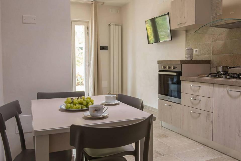 Residenza Aurora Aparthotel Остуни Екстериор снимка